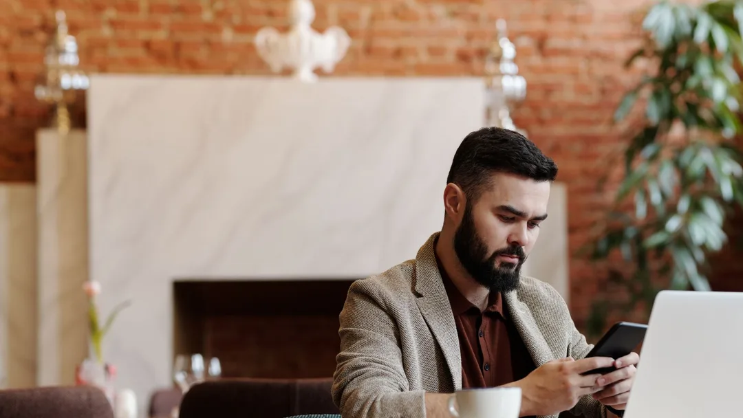 Mensagens de WhatsApp aquecendo a base de clientes